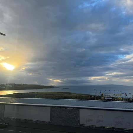 Modern Apartment With Sea Views ポートラッシュ エクステリア 写真