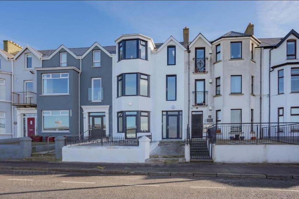 Modern Apartment With Sea Views ポートラッシュ エクステリア 写真