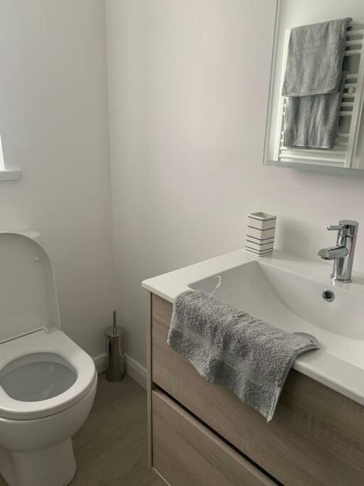 Modern Apartment With Sea Views ポートラッシュ エクステリア 写真