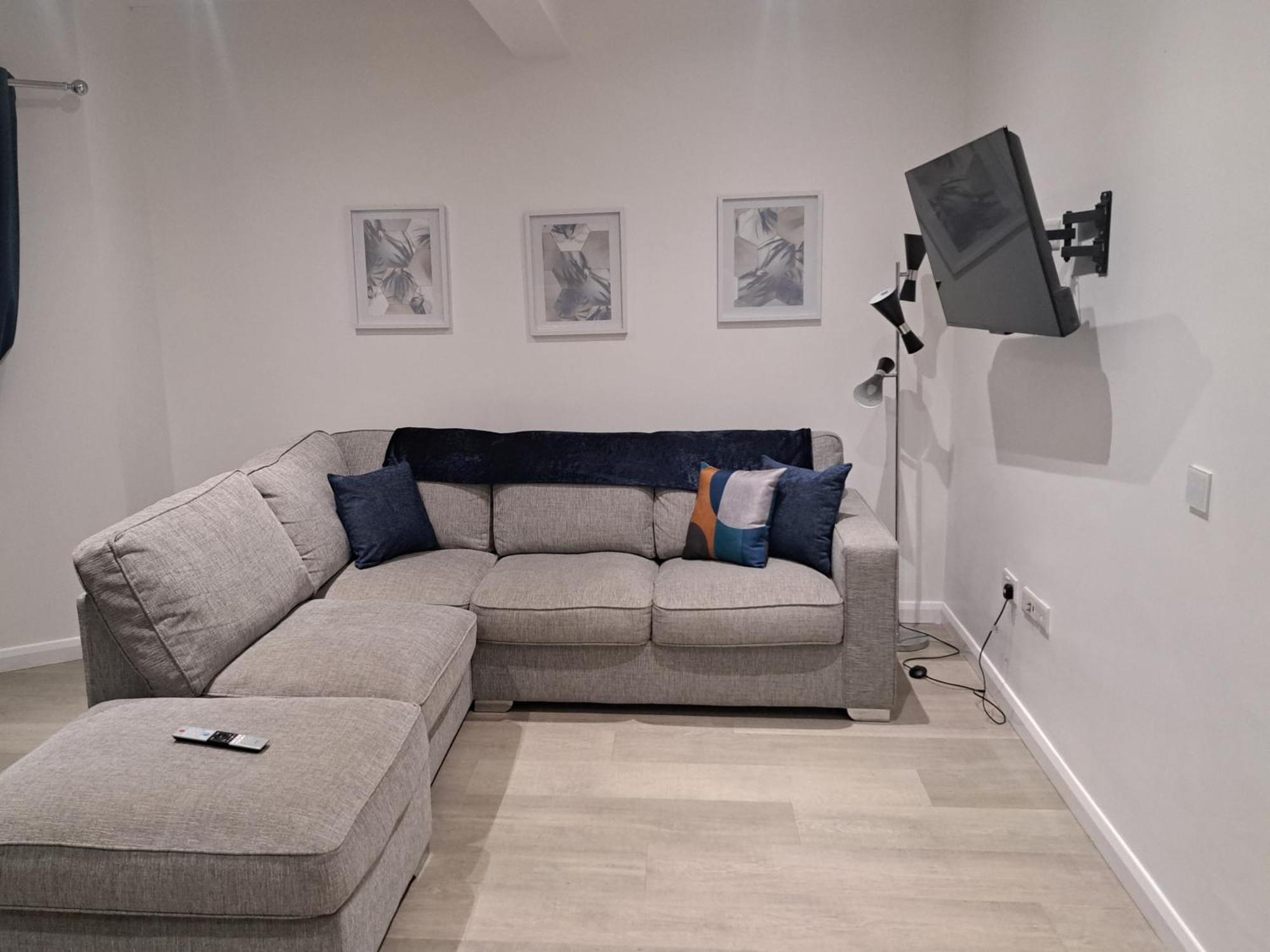 Modern Apartment With Sea Views ポートラッシュ エクステリア 写真